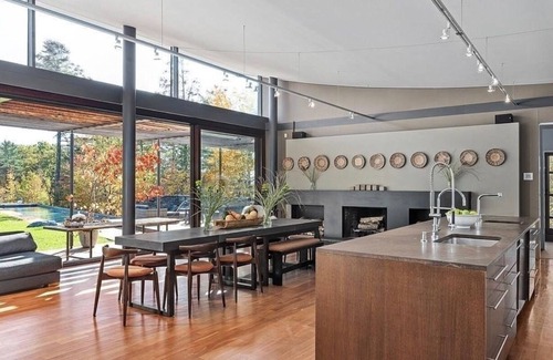 Great Barrington House | Magical Country Retreat in the Berkshires, 10min from ski slopes.