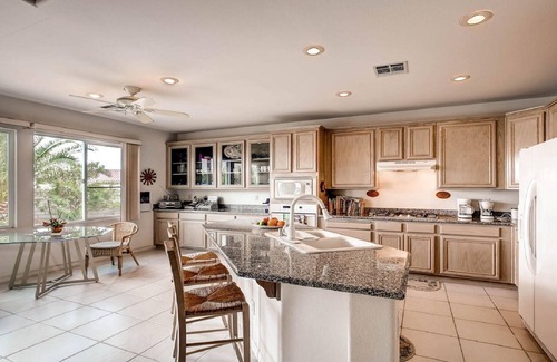 Spring Mountain Ranch House | Magical Getaway: Garden Oasis & Pool, Mtn.Views, Hiking, close to Shops & Strip
