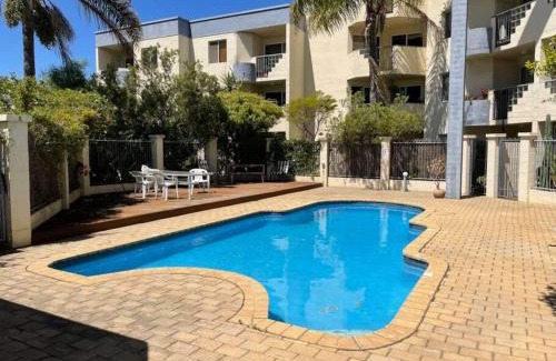 Fremantle Apartment | Magical Mcatee W Pool And King Bed