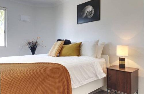 Fremantle Apartment | Magical Mcatee W Pool And King Bed