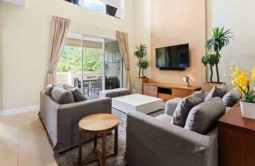 Florida Central Atlantic Coast House | Magical new modern oasis BBQ delight 10 min Disney