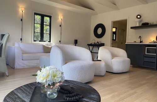 Pacific Palisades Cottage | Magical Palisades Village …walk to the Village and Ocean Bluffs