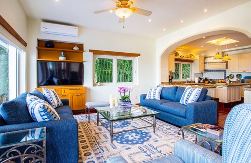 Conchas Chinas Villa | Magical Private Villa with pool and Amazing Views of the Bay