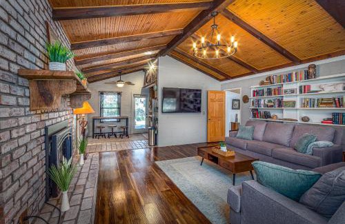 Three Rivers House | Magical River House ! 10 min to SNP park entrance
