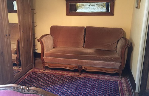 Semur-en-Auxois Cottage | Magical Tower Views, Garden Patio, Steps to Historical Town Centre, Kids OK