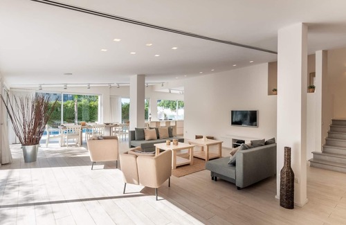 Herzliya Pituach Villa | Magical Villa close Beach - Pool heated