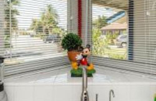 Hermosa Village House | MagicwayVillas TeaCup Pool House - Walking Distance to Disneyland
