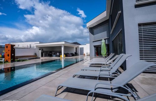 Raedersheim Villa | Magique Villa, Piscine et Jacuzzi House of raeder