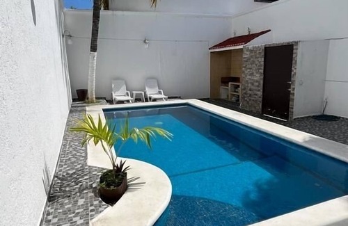 S.M. 57 House | Magnífica casa con piscina privada a 10 min del mar