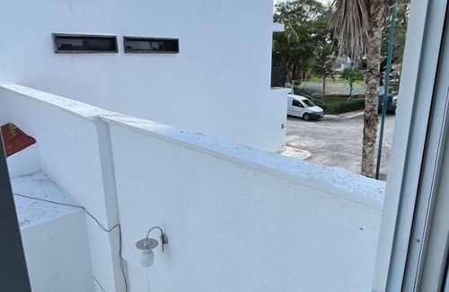 S.M. 57 House | Magnífica casa con piscina privada a 10 min del mar