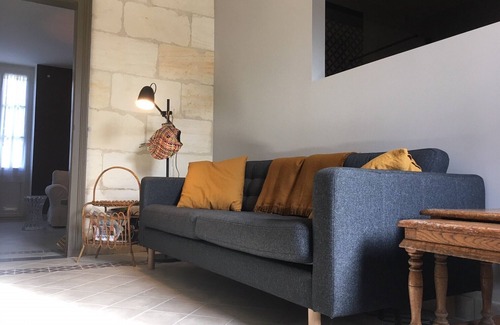 Saint-Seurin-de-Cadourne House | Magnificent stone house with swimming pool