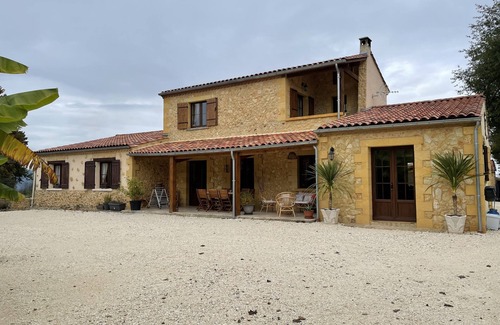 Mauzac-et-Grand-Castang House | Magnifique Maison en Pierre Avec Grande Piscine Chauffée