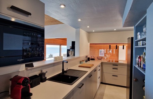 Noirmoutier-en-l'Ile House | Magnificent villa facing the sea on Plage du Vieil in Noirmoutier