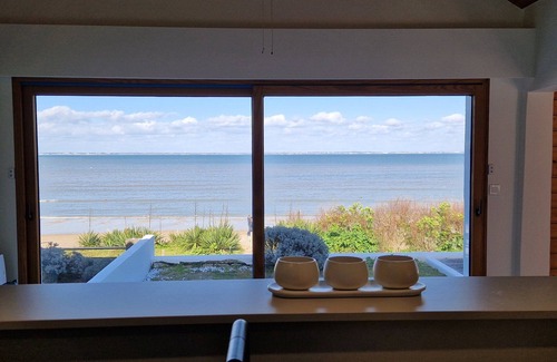Noirmoutier-en-l'Ile House | Magnificent villa facing the sea on Plage du Vieil in Noirmoutier