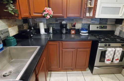 Near Eastside House | Magnificent 2 Bedroom, Loft Close to Downtown Duplex