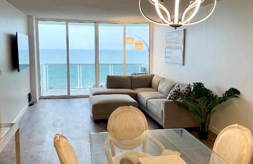 Hollywood South Central Beach Apartment | MAGNIFICENT 2 bedroom/2 bath beachfront with Beach View Condo apartment