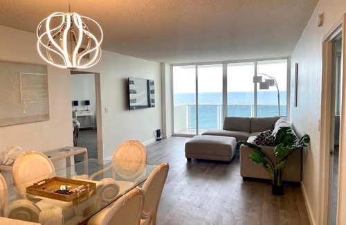 Hollywood South Central Beach Apartment | MAGNIFICENT 2 bedroom/2 bath beachfront with Beach View Condo apartment
