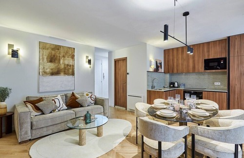Quartier de la Porte-Saint-Denis Apartment | Magnificent 2 bedrooms apartment Center of Paris