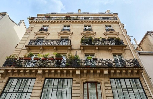 Quartier de la Porte-Saint-Denis Apartment | Magnificent 2 bedrooms apartment Center of Paris