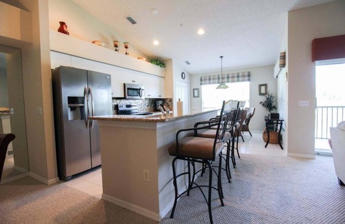 Sarasota Condo | Magnificent 2 BR Lakefront Condo in Heritage Oaks - Tranquil Waters