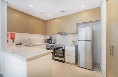 Jumeirah Apartment | Magnificent 2BR Apartment with Marina Views