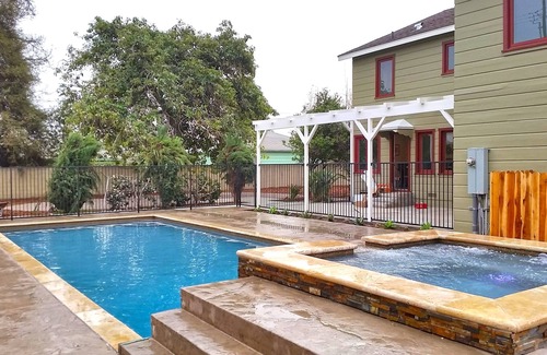Southwest Anaheim House | Magnificent 5 Bed 3.5 Bath Sleeps 13, Pool & Jacuzzi 1/2 mile to Disneyland