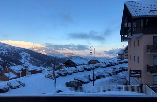 Valmeinier Apartment | Magnificent 6-person apartment 50 m from the slopes Household linen and towels included!