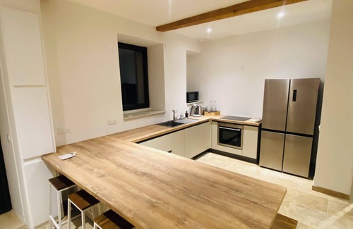 Valence House | Magnificent 9-person house close to town center.