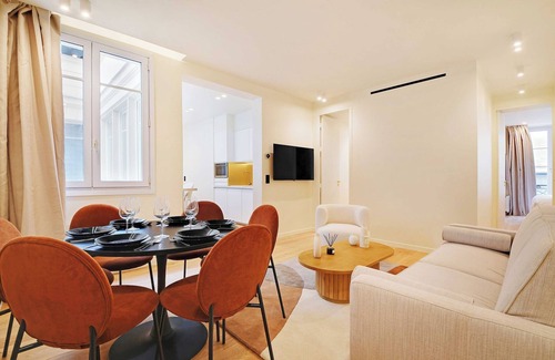 Quartier du Faubourg-Montmartre Apartment | Magnificent apartment - 2BR/6P - Near Grand Rex
