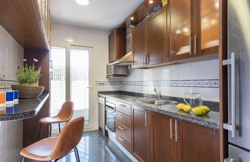 Central District Apartment | Magnificent Apartment for Family Breaks. Isabel IV