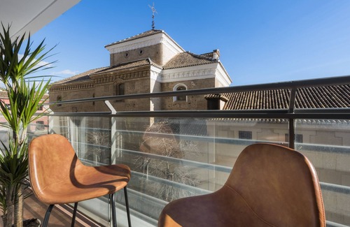 Central District Apartment | Magnificent Apartment for Family Breaks. Isabel IV