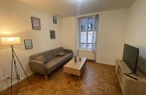 Nevers Apartment | Magnificent apartment near Porte de Paris