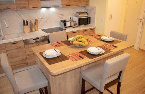 Saint-Merri Apartment | MAGNIFICENT APARTMENT, TOP LOCATION, AC, SECURITY, LE MARAIS SAINT-PAUL