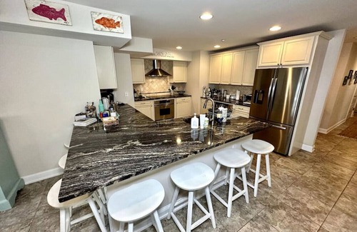Wildwood Crest Condo | Magnificent Beach Retreat in Wildwood Crest w/POOL