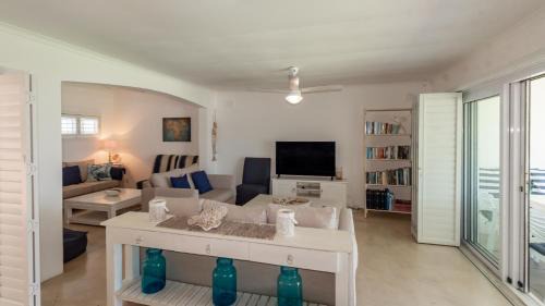 Zinkwazi Beach House | Magnificent beach house with stunning ocean views!
