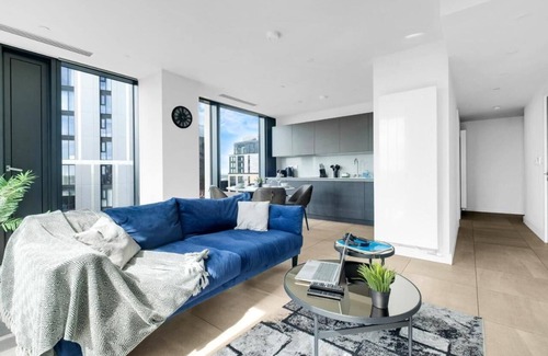 The Westside Apartment | MAGNIFICENT CITY PANORAMA| Free OFFSITE Parking | CITY VIEW