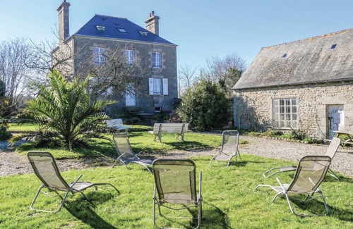 Tocqueville House | Magnificent, comfortably furnished house typical of the Val de Saire region.