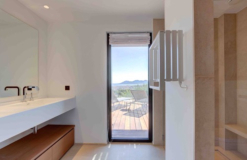 Le Cannet House | MAGNIFICENT CONTEMPORARY VILLA WITH BREATHTAKING SEA VIEW