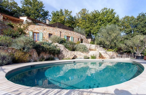 Chateauneuf-Grasse Villa | Magnificent Villa With Pool Enjoying Idyllic Views Of Town.