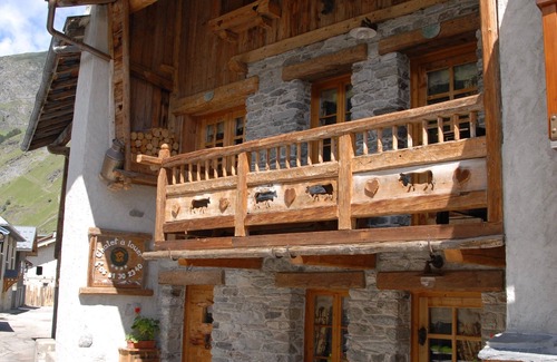Champagny-en-Vanoise Ski Chalet | Magnificent and luxurious chalet of village of Champagny in Vanoise