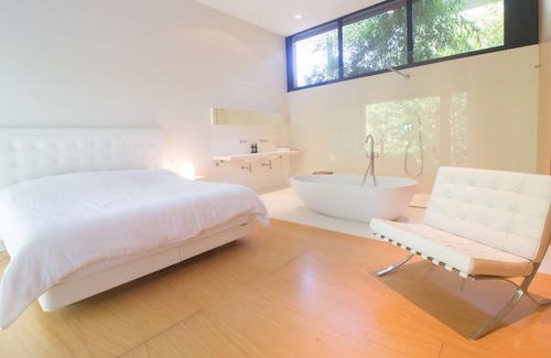 Saint-Gely-du-Fesc Villa | Magnificent architect-designed villa overlooking the Pic-Saint-Loup mountains