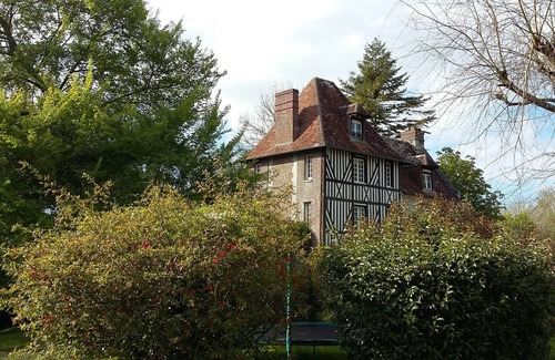 Saint-Vaast-en-Auge House | Magnificent manor house - 15 people - 5 minutes from the sea - tennis