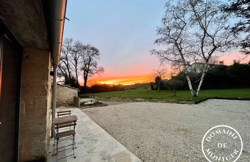 Cabara Apartment | Magnificent gîte between countryside and vineyards