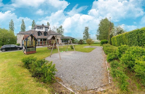 Bohon House | Magnificent group house with sauna
