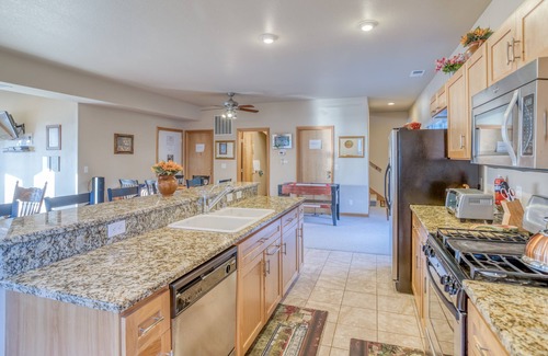 Lincoln City House | Magnificent Home Featuring 4 MASTER SUITES and Incredible Ocean Views!