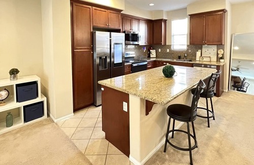 Zaferia House | Magnificent home in Signal Hill!