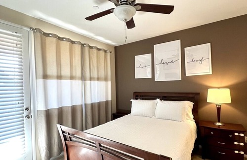 Zaferia House | Magnificent home in Signal Hill!
