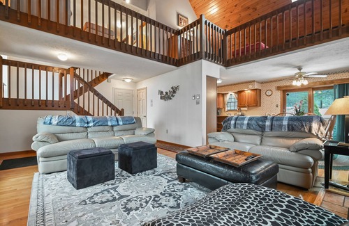 Lake Harmony House | Magnificent home with full kitchen & deck - golf, skiing, & snowboarding nearby