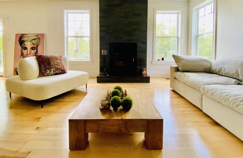 Saint-Sauveur House | Magnificent house on three floors access to the lake