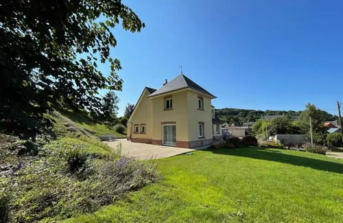 Criel-sur-Mer House | Magnificent house with fireplace close to the sea, not overlooked and large garden.